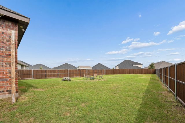 544 Erin Hills Drive, Red Oak, TX 75154