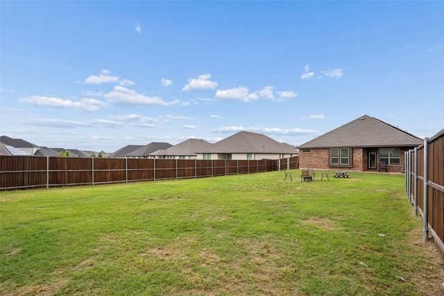 544 Erin Hills Drive, Red Oak, TX 75154