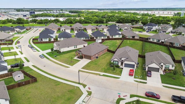 544 Erin Hills Drive, Red Oak, TX 75154