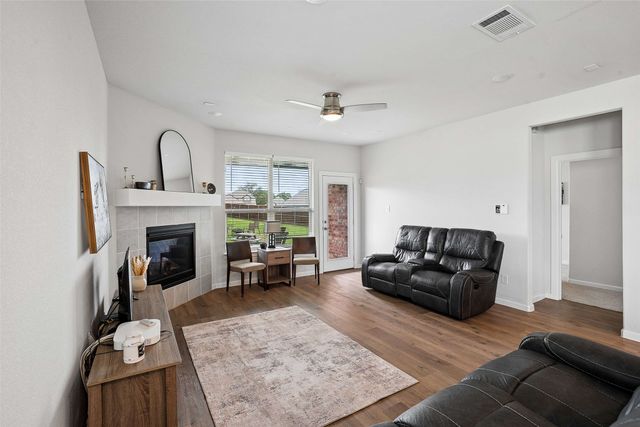 544 Erin Hills Drive, Red Oak, TX 75154