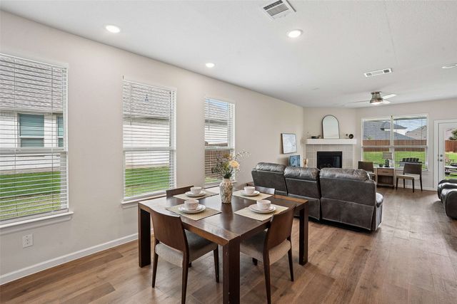 544 Erin Hills Drive, Red Oak, TX 75154