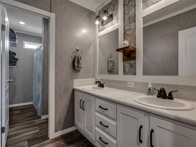 17100 Rolling Meadows, Newalla, OK 74857