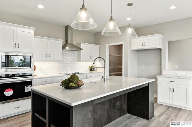 10422 Sherman Street, Papillion, NE 68046