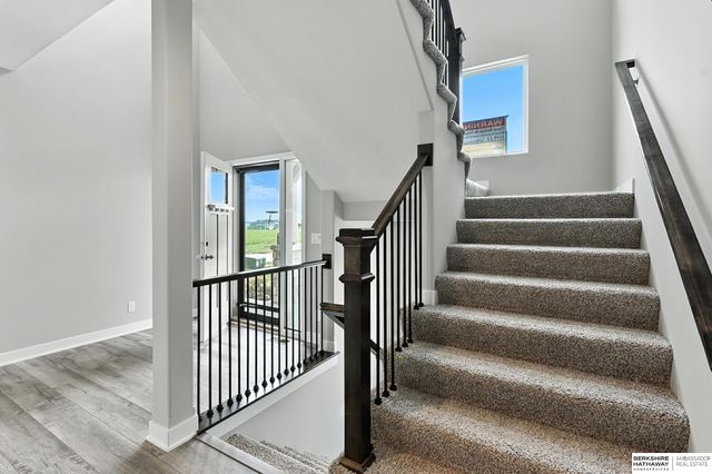 10422 Sherman Street, Papillion, NE 68046