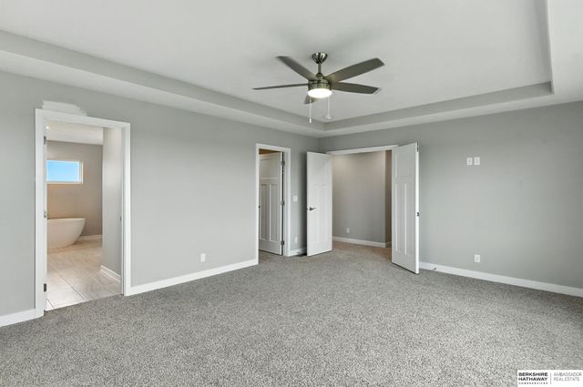 10422 Sherman Street, Papillion, NE 68046