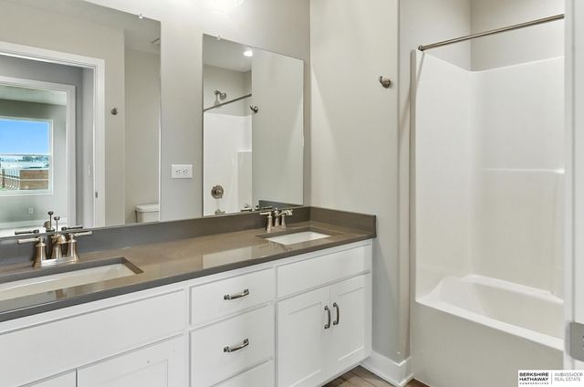 10422 Sherman Street, Papillion, NE 68046