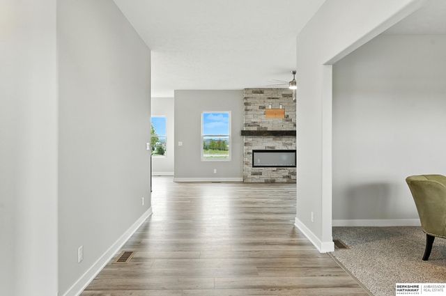 10422 Sherman Street, Papillion, NE 68046