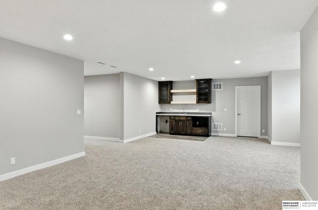 10422 Sherman Street, Papillion, NE 68046