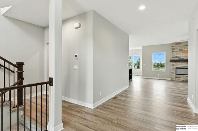 10422 Sherman Street, Papillion, NE 68046