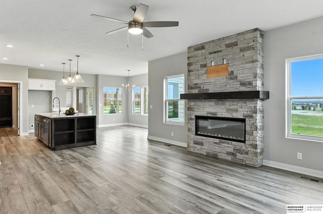 10422 Sherman Street, Papillion, NE 68046