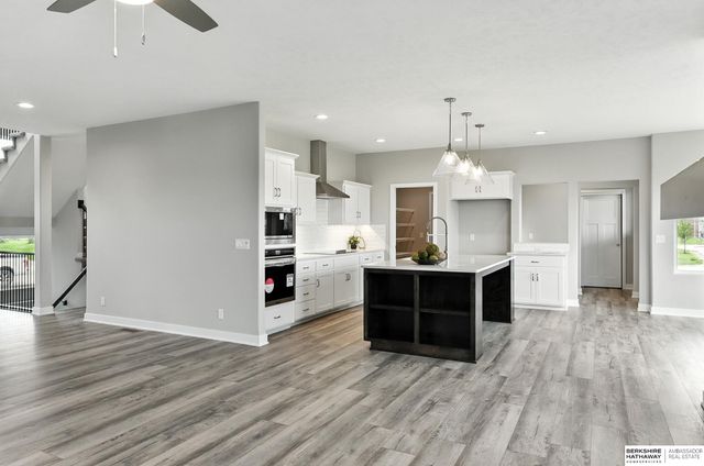 10422 Sherman Street, Papillion, NE 68046