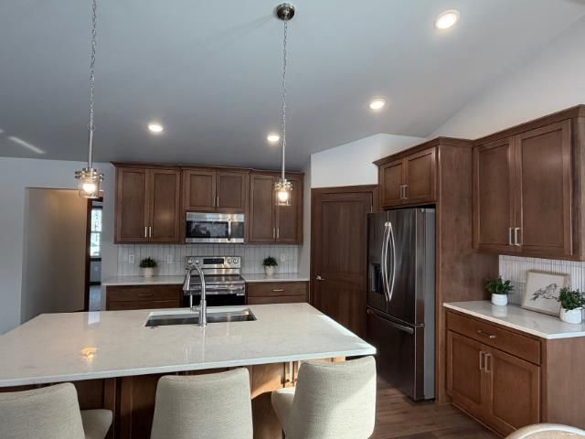 1921 LONE GROVE AVENUE, Green Bay, WI 54303