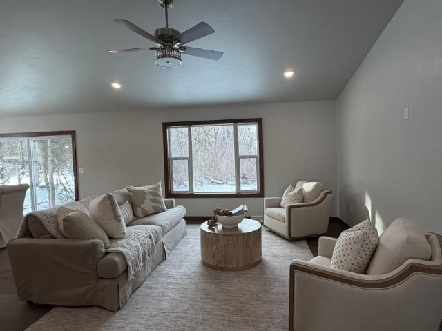 1921 LONE GROVE AVENUE, Green Bay, WI 54303