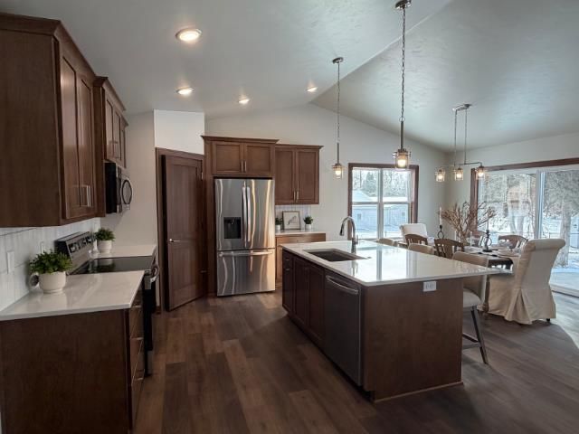 1921 LONE GROVE AVENUE, Green Bay, WI 54303