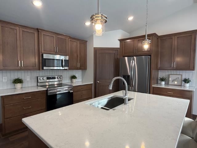 1921 LONE GROVE AVENUE, Green Bay, WI 54303