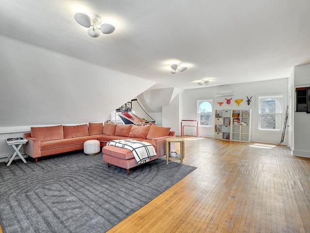 15 Crocus Place, Saint Paul, MN 55102