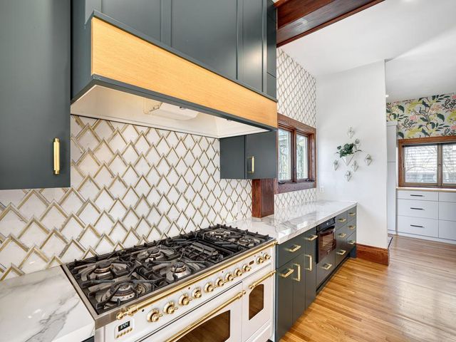 15 Crocus Place, Saint Paul, MN 55102