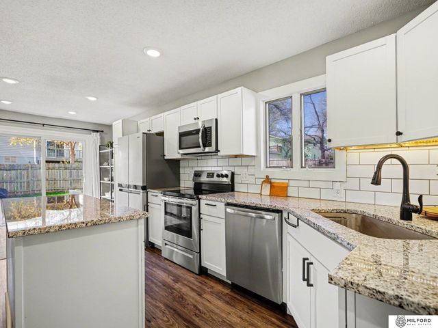 9716 Hartman Avenue, Omaha, NE 68134