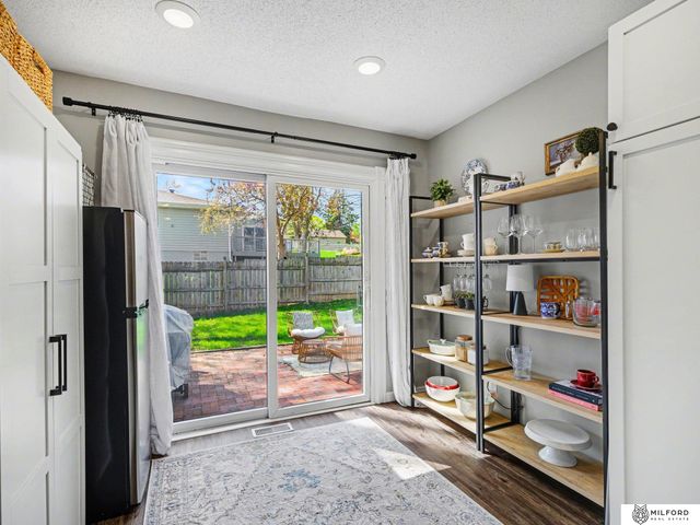 9716 Hartman Avenue, Omaha, NE 68134