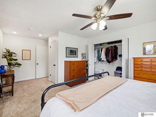 9716 Hartman Avenue, Omaha, NE 68134