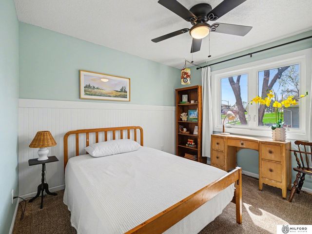 9716 Hartman Avenue, Omaha, NE 68134