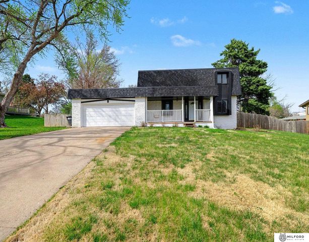 9716 Hartman Avenue, Omaha, NE 68134