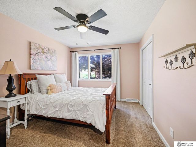 9716 Hartman Avenue, Omaha, NE 68134