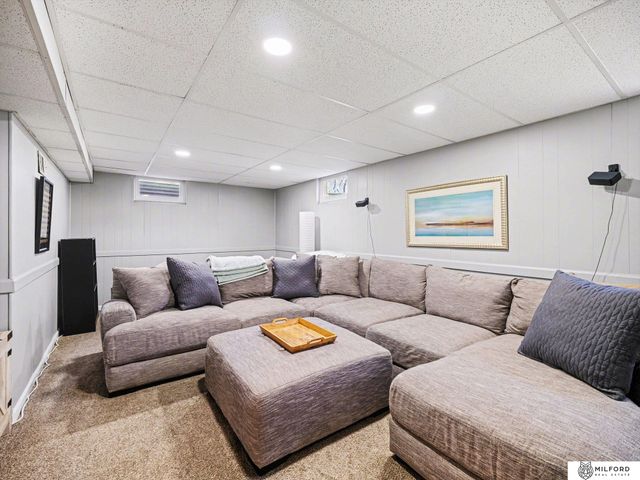 9716 Hartman Avenue, Omaha, NE 68134