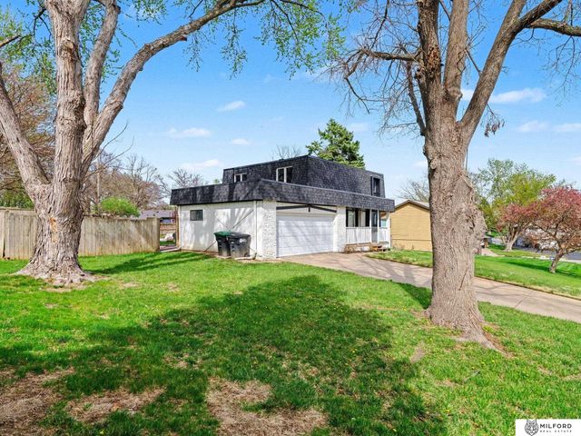 9716 Hartman Avenue, Omaha, NE 68134