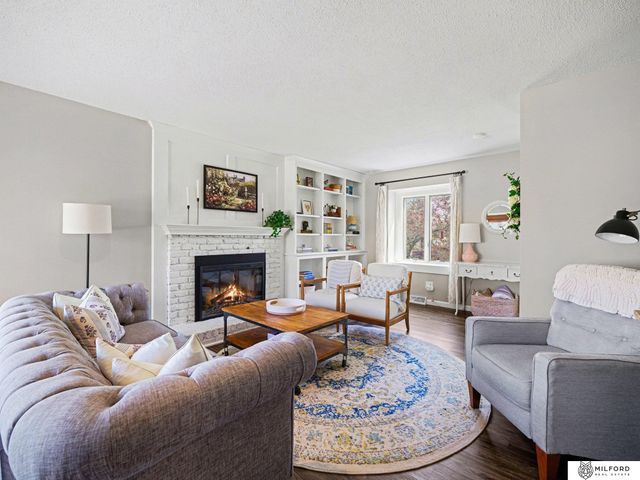 9716 Hartman Avenue, Omaha, NE 68134