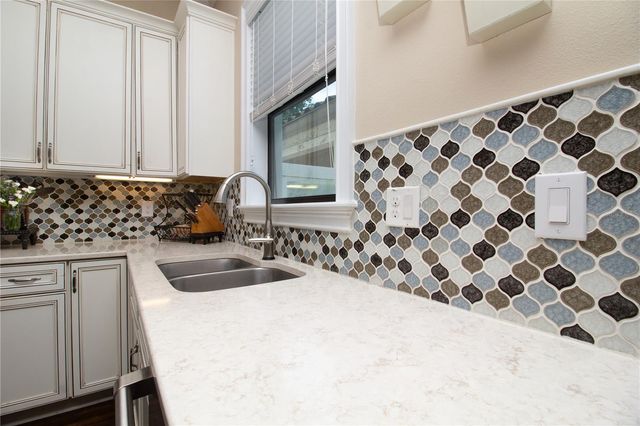 3917 W SAN LUIS STREET, Tampa, FL 33629