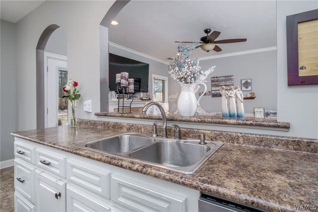 12414 Cherokee Trail, Northport, AL 35475