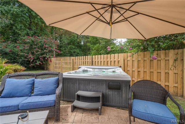 12414 Cherokee Trail, Northport, AL 35475