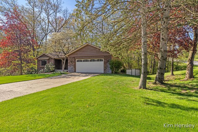 2012 Timberview Drive Ne, Plainfield Twp, MI 49525