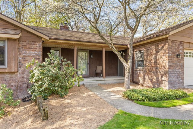 2012 Timberview Drive Ne, Plainfield Twp, MI 49525