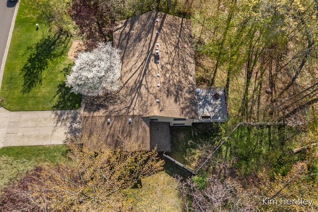 2012 Timberview Drive Ne, Plainfield Twp, MI 49525