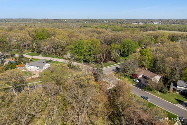 2012 Timberview Drive Ne, Plainfield Twp, MI 49525