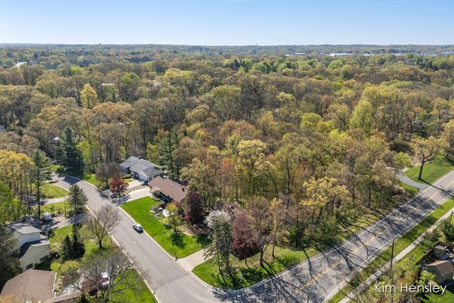 2012 Timberview Drive Ne, Plainfield Twp, MI 49525