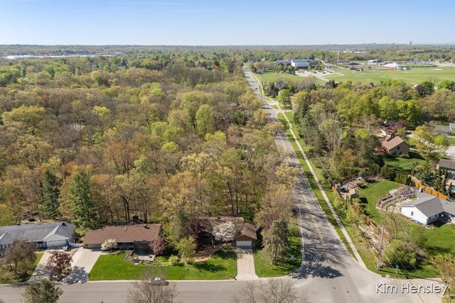 2012 Timberview Drive Ne, Plainfield Twp, MI 49525