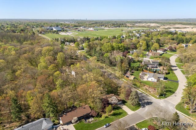 2012 Timberview Drive Ne, Plainfield Twp, MI 49525
