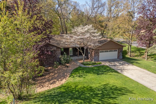 2012 Timberview Drive Ne, Plainfield Twp, MI 49525