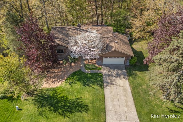 2012 Timberview Drive Ne, Plainfield Twp, MI 49525