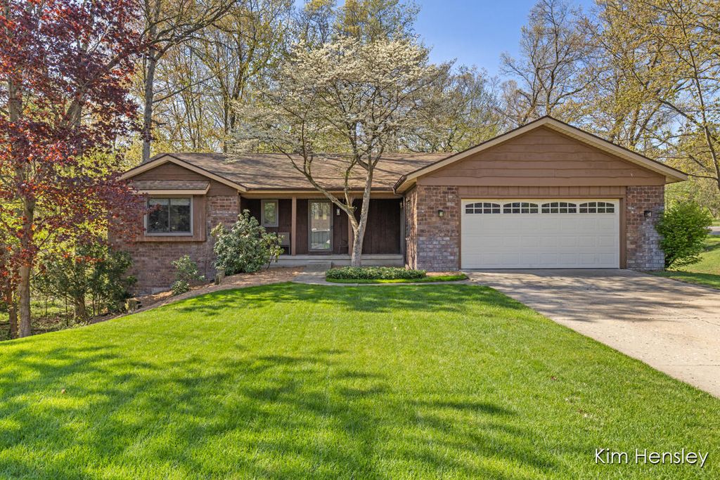 2012 Timberview Drive Ne, Plainfield Twp, MI 49525