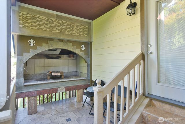 23116 80th Place W, Edmonds, WA 98026