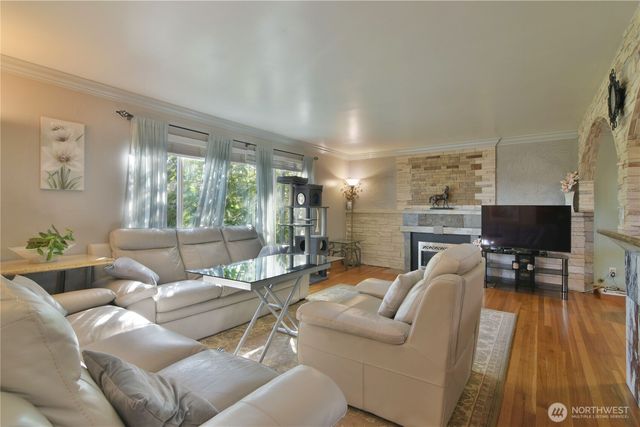 23116 80th Place W, Edmonds, WA 98026