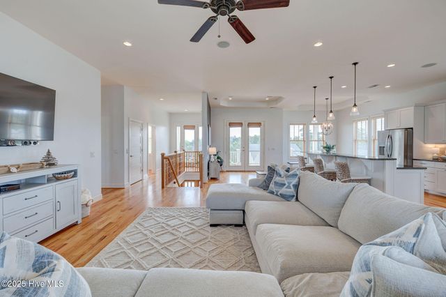 353 Spicer Lake Drive, Holly Ridge, NC 28445