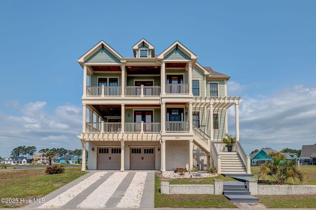 353 Spicer Lake Drive, Holly Ridge, NC 28445