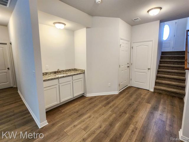 170 Whispering Pines Drive 36, Fenton, MI 48430