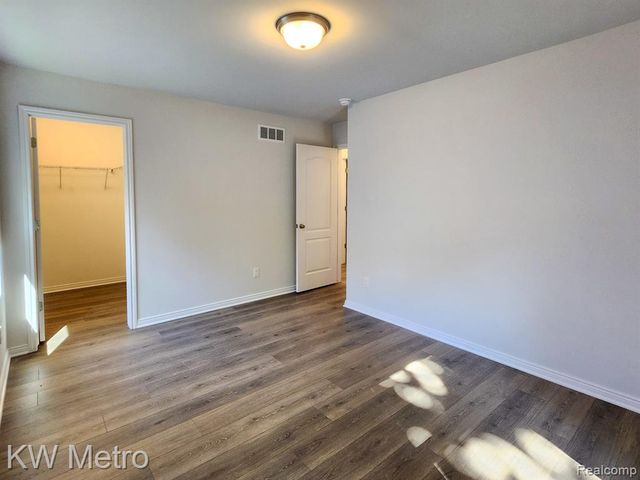 170 Whispering Pines Drive 36, Fenton, MI 48430