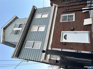 146 Stuyvesant Avenue 1, Newark, NJ 07106